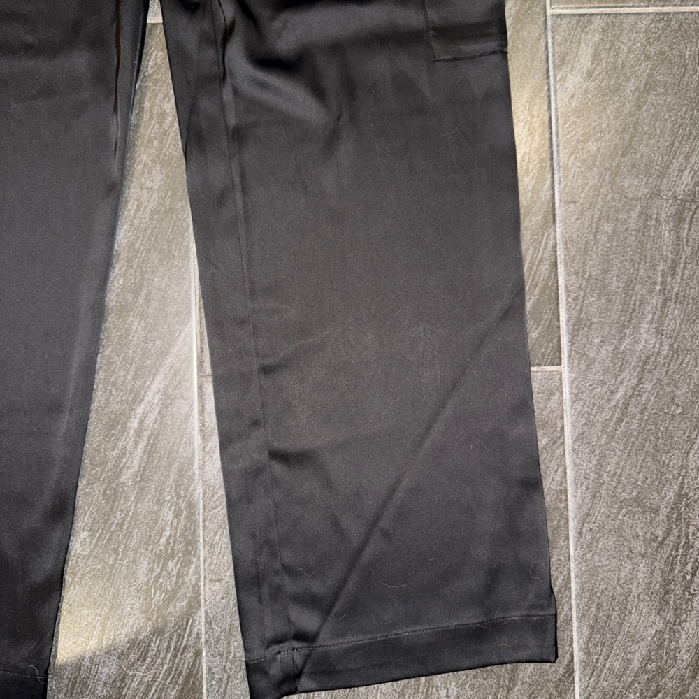 DKNY Woman’s Black Cargo Pants - Picture 3 of 15